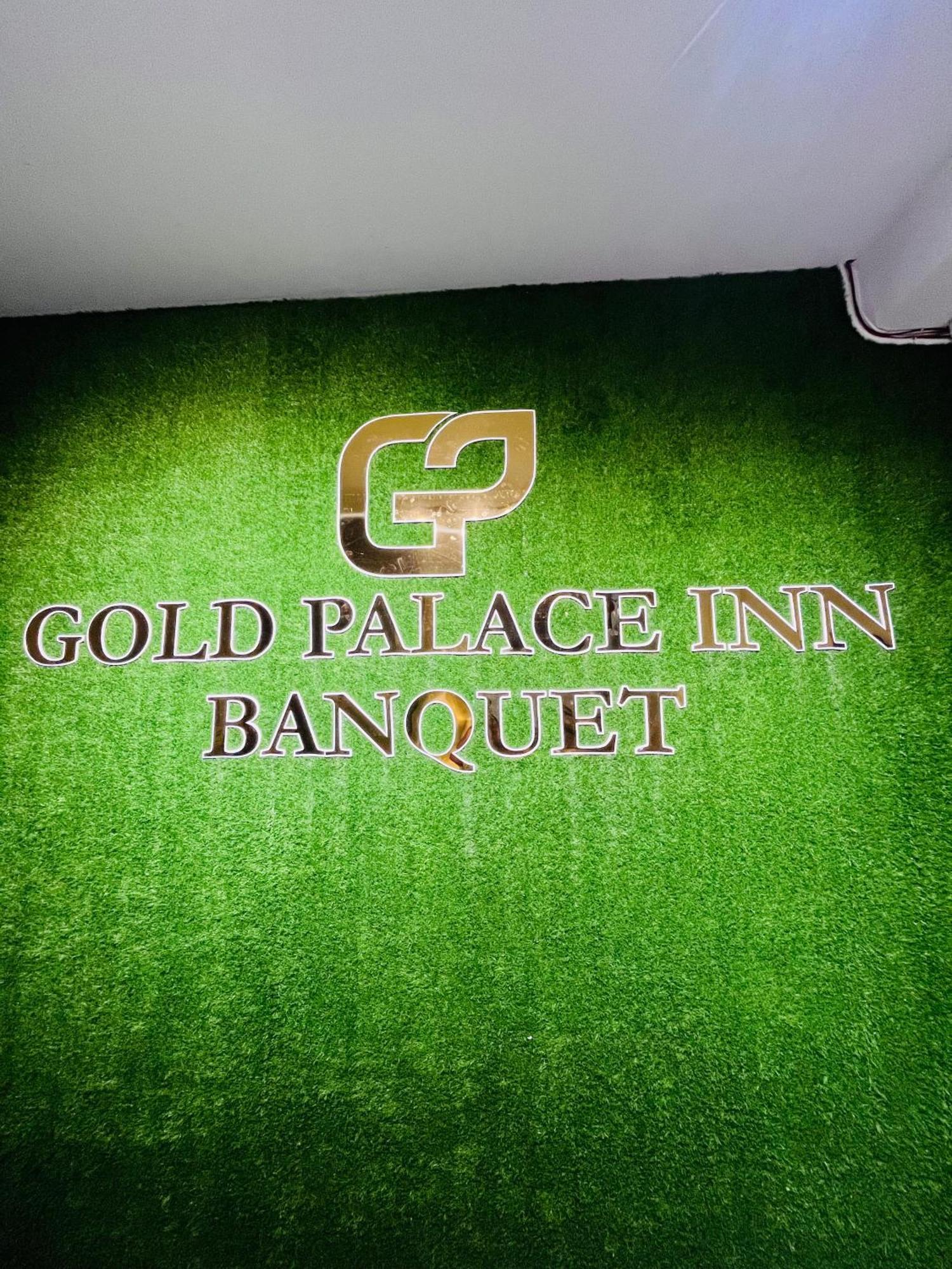 Hotel Gold Palace Inn Surat Dış mekan fotoğraf