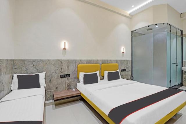 Hotel Gold Palace Inn Surat Dış mekan fotoğraf