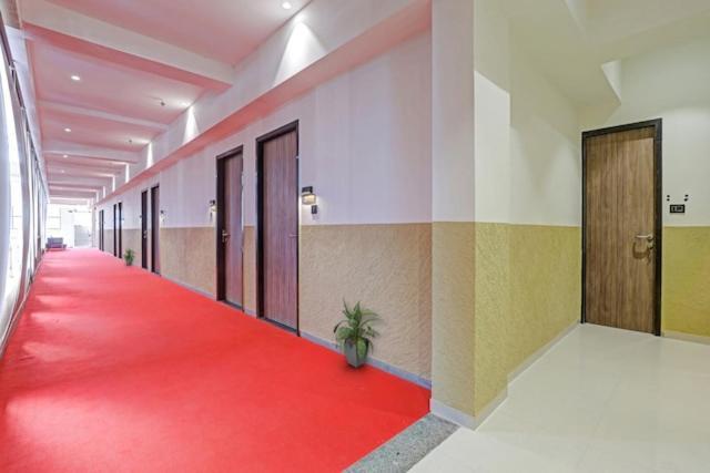 Hotel Gold Palace Inn Surat Dış mekan fotoğraf