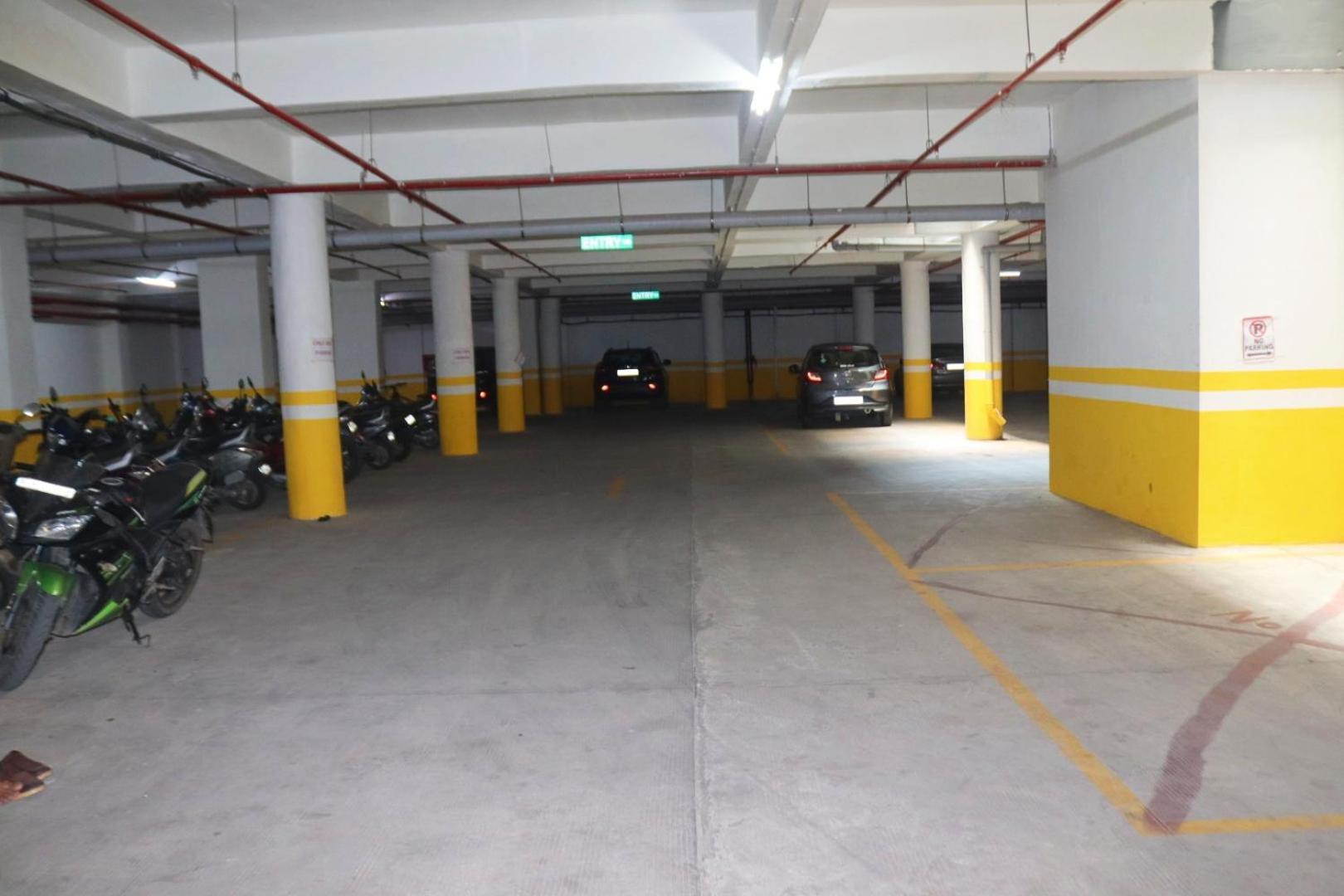 Hotel Gold Palace Inn Surat Dış mekan fotoğraf