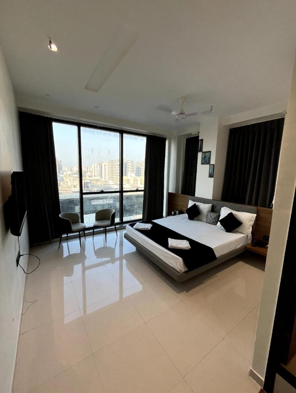Hotel Gold Palace Inn Surat Dış mekan fotoğraf
