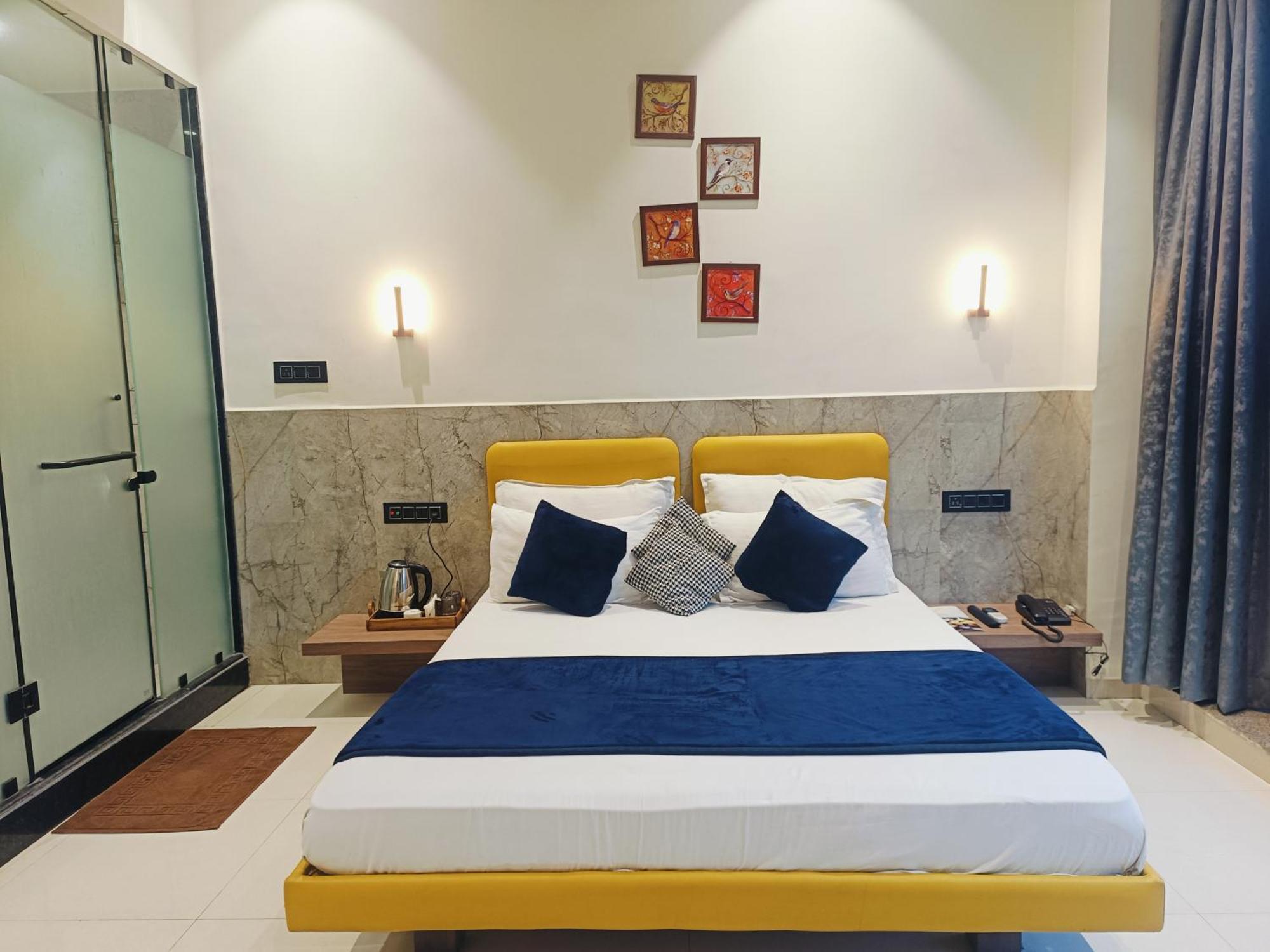 Hotel Gold Palace Inn Surat Dış mekan fotoğraf