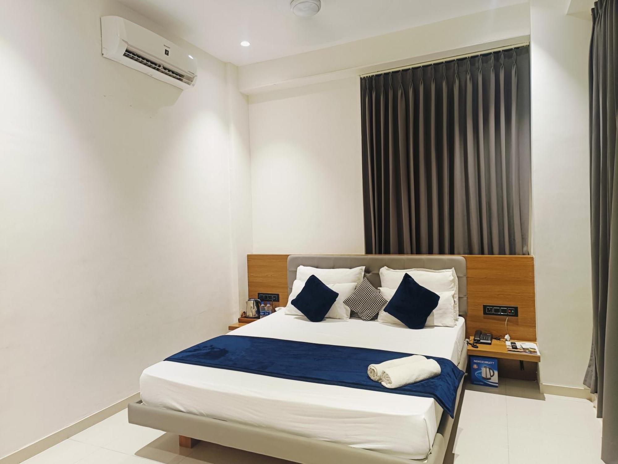 Hotel Gold Palace Inn Surat Dış mekan fotoğraf