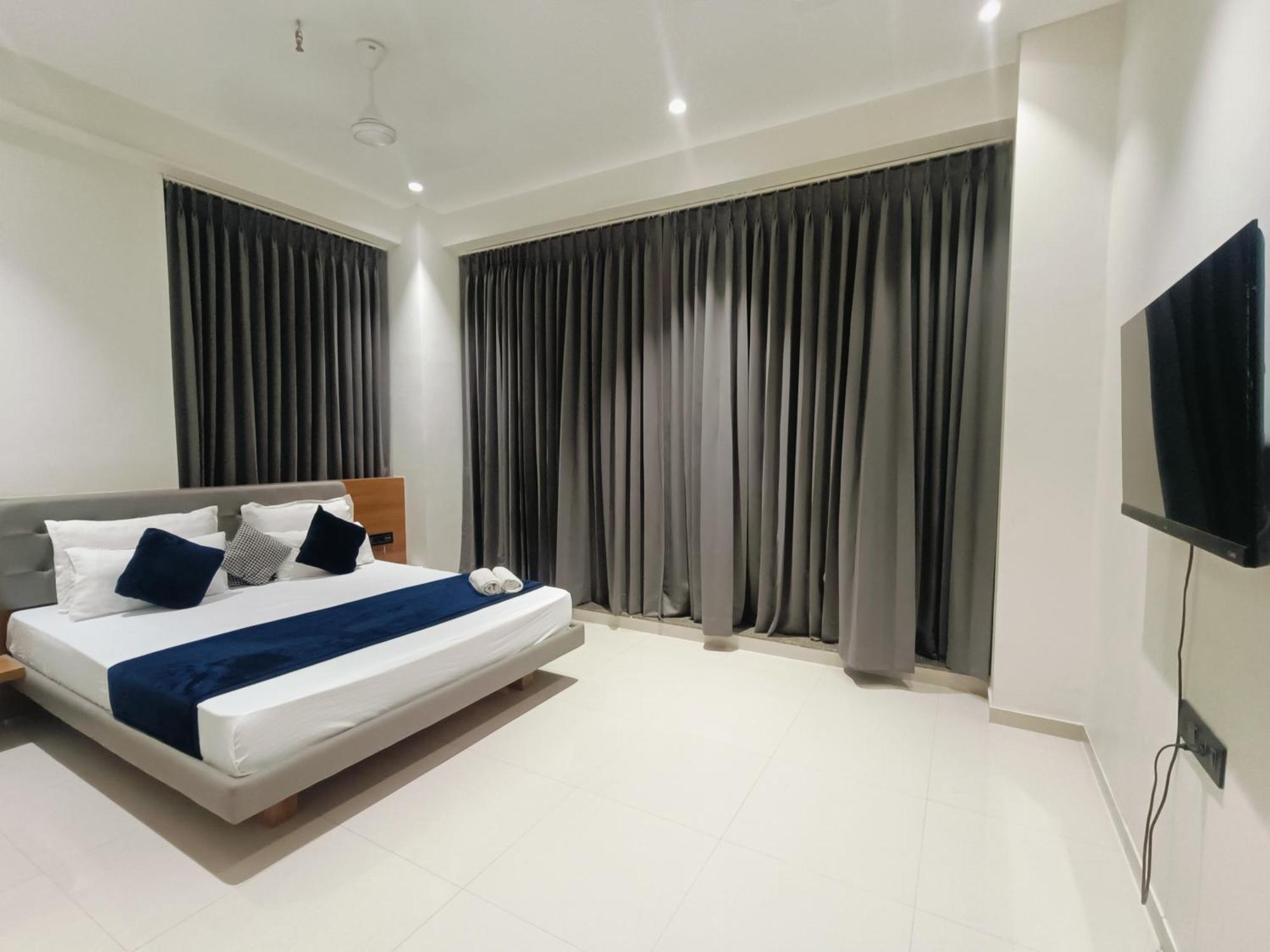 Hotel Gold Palace Inn Surat Dış mekan fotoğraf