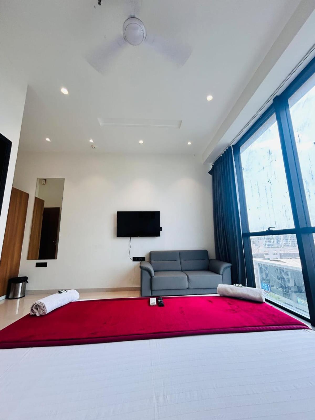 Hotel Gold Palace Inn Surat Dış mekan fotoğraf
