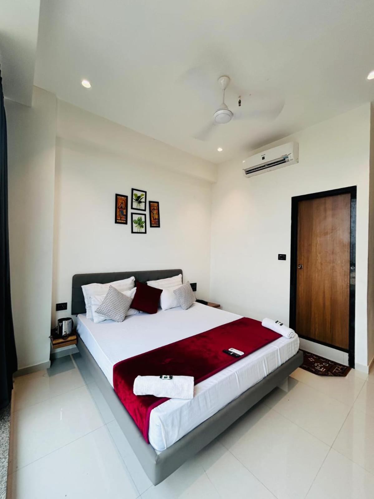 Hotel Gold Palace Inn Surat Dış mekan fotoğraf
