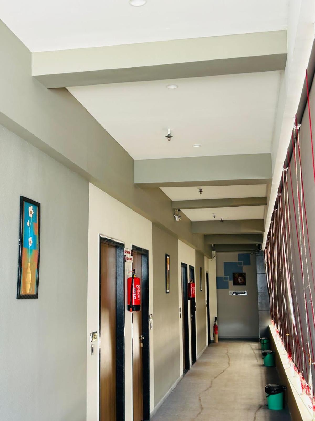 Hotel Gold Palace Inn Surat Dış mekan fotoğraf